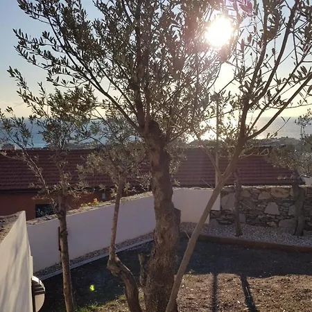 Апартаменты Poggio Degli Ulivi Генуя